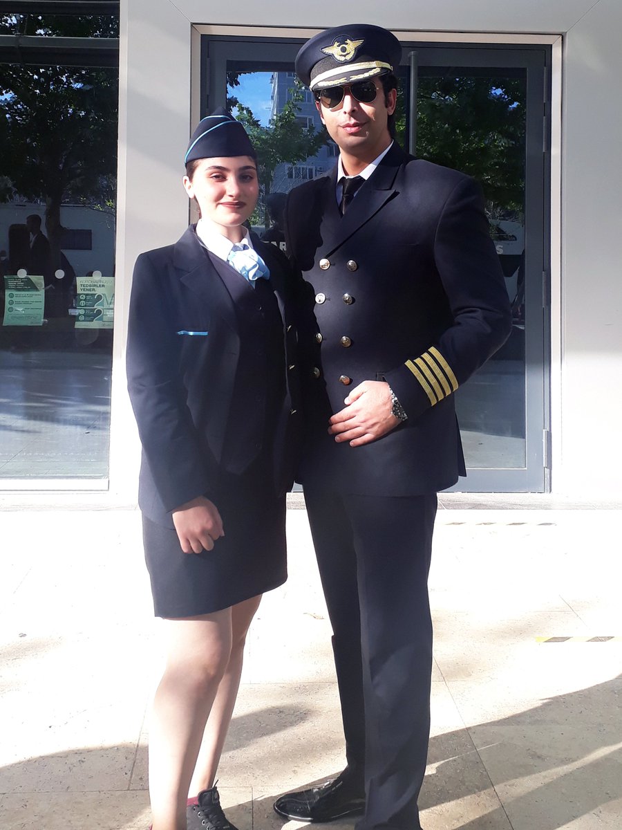 ozgurdemiiir's tweet photo. Teşkilat Dizisi Seti
Kaptan Pilotunuz ve Hostes Hanımefendi ile Birlikte Dizi Seti Hatırası.
.
.
.
.
#teşkilat #teşkilatdizi #teskilat #teşkilatdizi #denizbaysal #çağlarertuğrul #mesutakusta #kaptanpilot #ezgisenler #teşkilattrtdizi #trtdizi #teşkilatdizisi #özgürdemir #Pilot https://t.co/7mjDpWdoJg