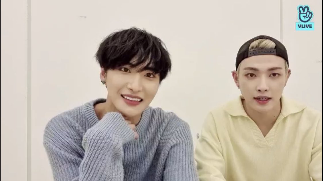 Matz is back and r doing a vlive now and they look soooo beautiful 

❤️😍🔥
#ATEEZ  #Hongjoong #Seonghwa #HongHwa #SeongJoong