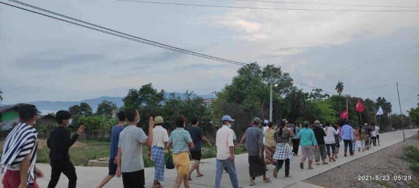 A pre-dawn strike by pro democracy activists of Nammati, Kachin State, in defiance of military regime. #May23Coup #WhatsHappeningInMyanmar