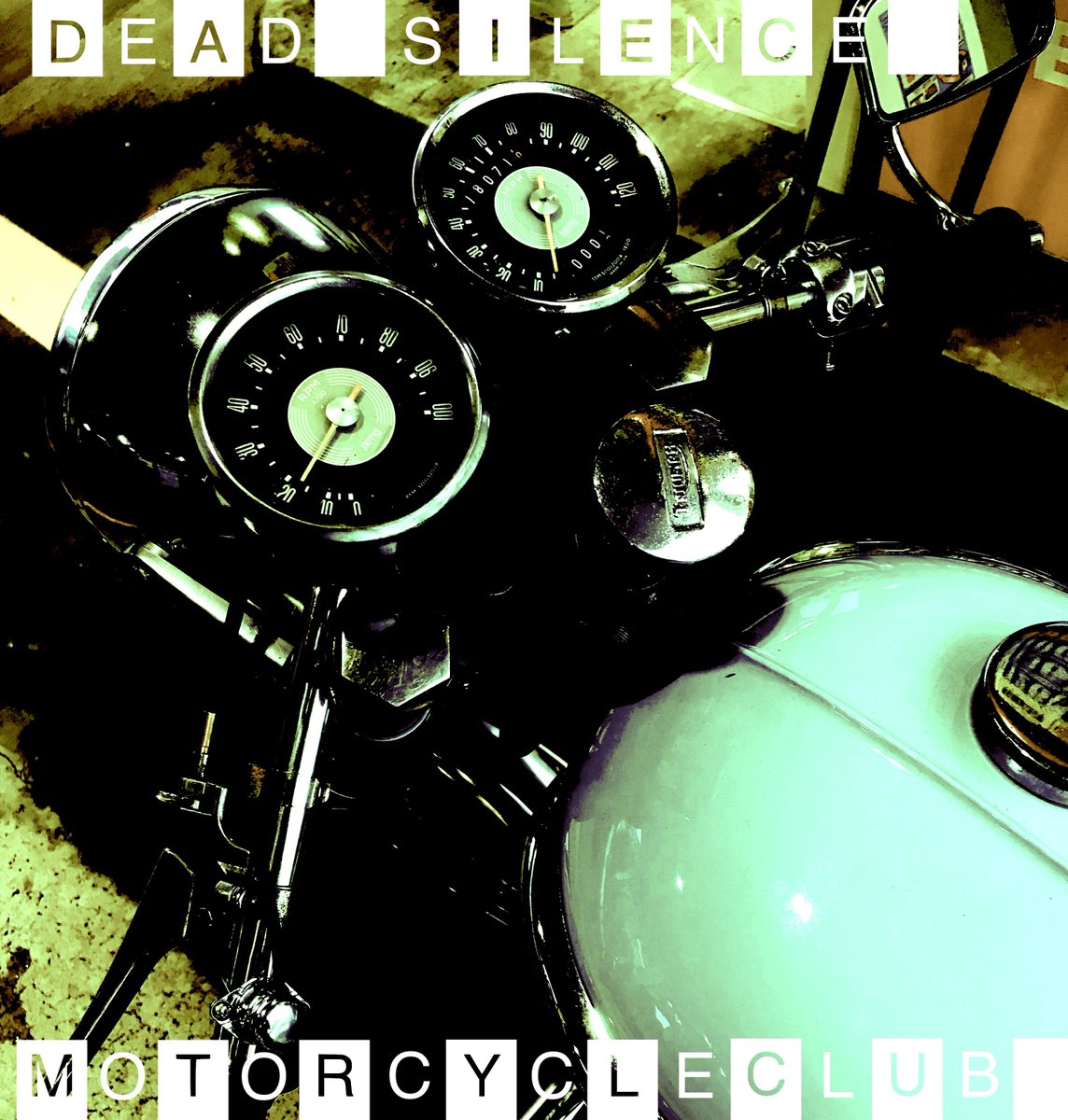 tigu_to_hagu's tweet photo. 修理待ちがデッド��イレンスなんです。
#DeadSilenceMotorcycleClub  
@DeadSilenceMC https://t.co/eo7cw4zHjg