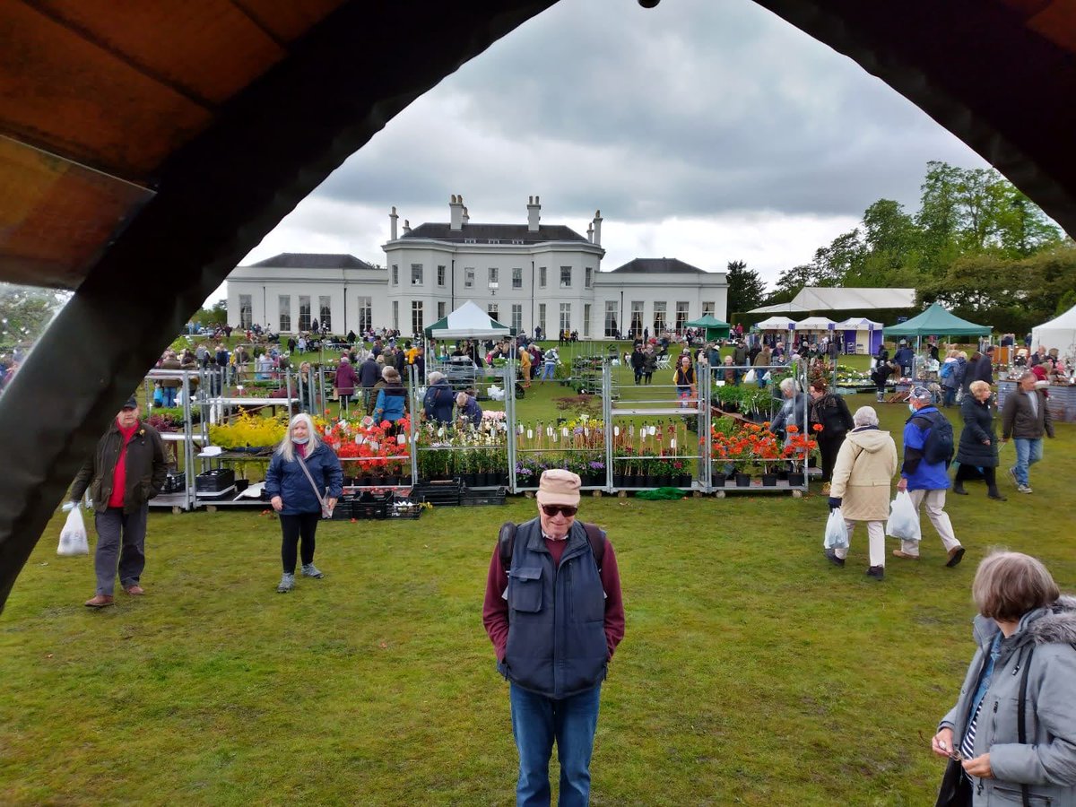 AlfrescoArch's tweet photo. Glad to be out and face to face (at a distance) The National Flower Show this weekend showing off the Garden Arc @FlowerHylands #Flowers #gardening https://t.co/7V8JPs97tu