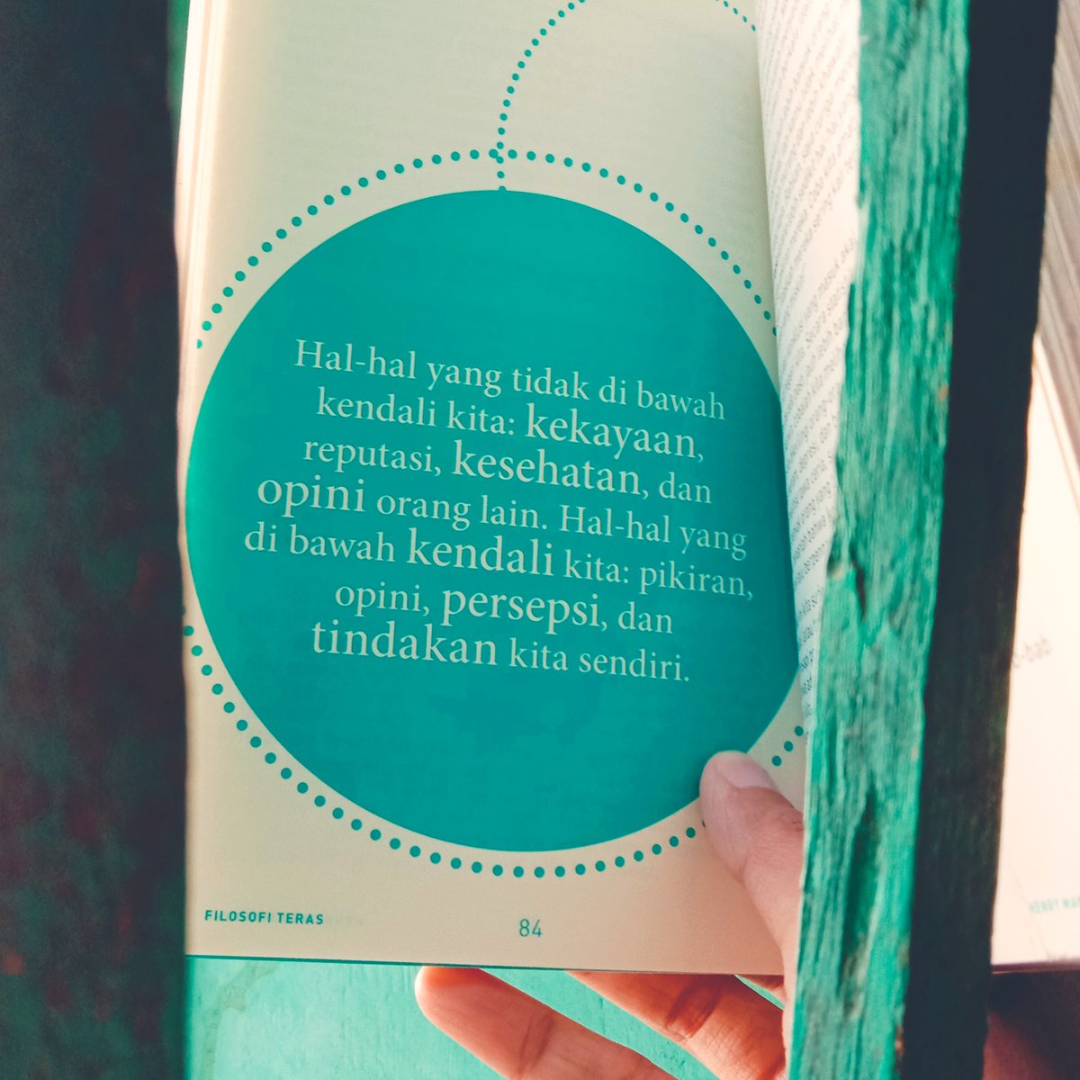 Selembar potongan dari buku Filosofi Teras karya kak <a href="/newsplatter/">Henry Manampiring</a> ✨
Tunggu review-nya ya di IG <a href="/sukukataid/">SukuKata</a>