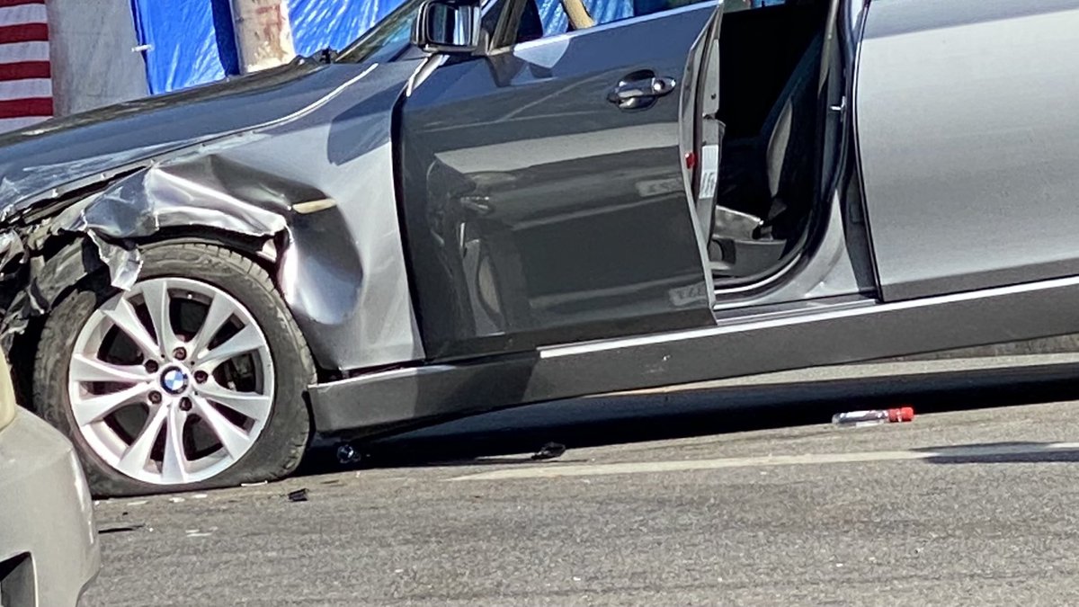 KtownforAll's tweet image. Today a drunk driver caused a car crash by our power-up station. Luckily, no one was injured. Encampment residents immediately jumped into action to provide assistance and direct traffic. Unhoused neighbors are community members and are often first to respond to crises.