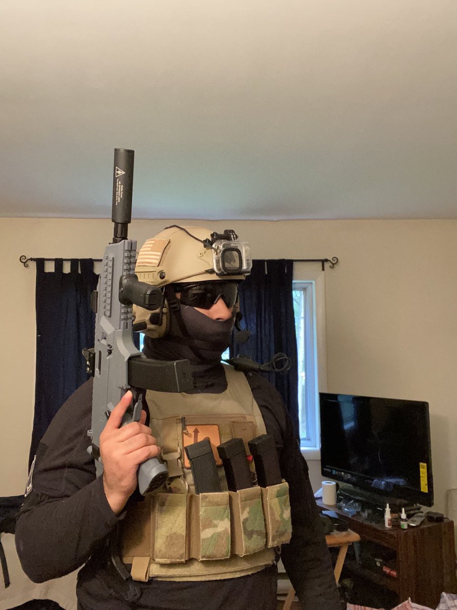 LKoalaz's tweet photo. Some kid at the airsoft field said I look like a @CallofDuty warzone operator 😳 sheeeesb guess y’all better add me https://t.co/hiaa07MPFU