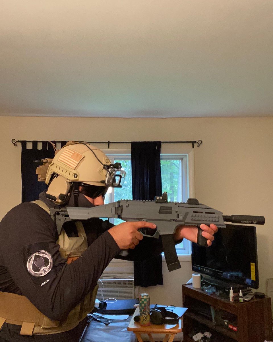 LKoalaz's tweet photo. Some kid at the airsoft field said I look like a @CallofDuty warzone operator 😳 sheeeesb guess y’all better add me https://t.co/hiaa07MPFU