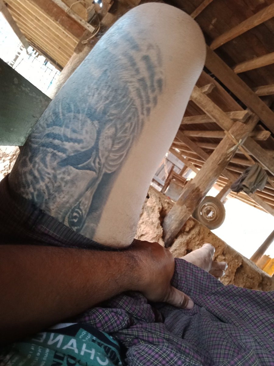 Minchit53625939's tweet photo. တင်းနေတာနော် https://t.co/0hofsc0ekI