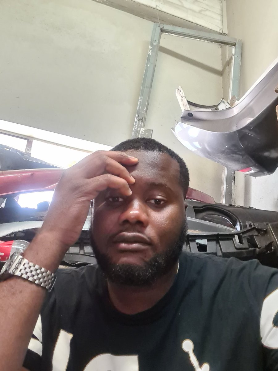 chudi_chudia's tweet photo. #spareparts challenge 
All types of xenon LED lights I get am .....
Na where person dey work na en dey chop https://t.co/OvhXYLQepO
