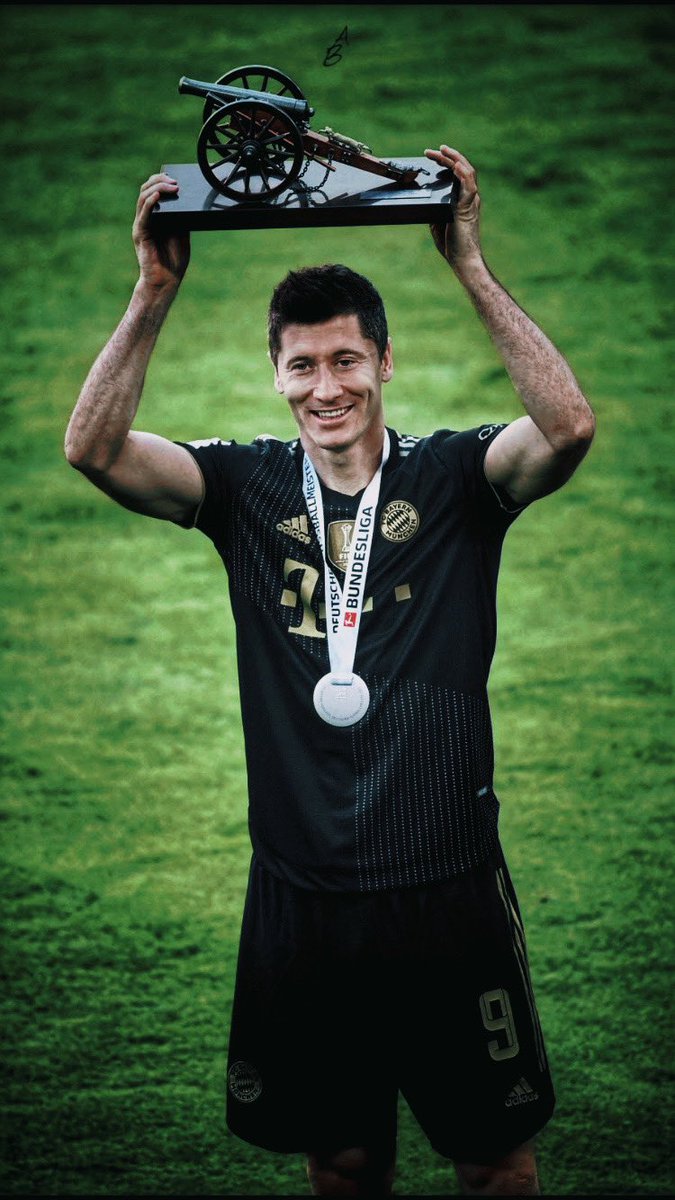 Robert Lewandowski in the Bundesliga this season: 

👕 29 appearances 
⚽️ 41 goals 
🅰️ 7 assists 

The best.