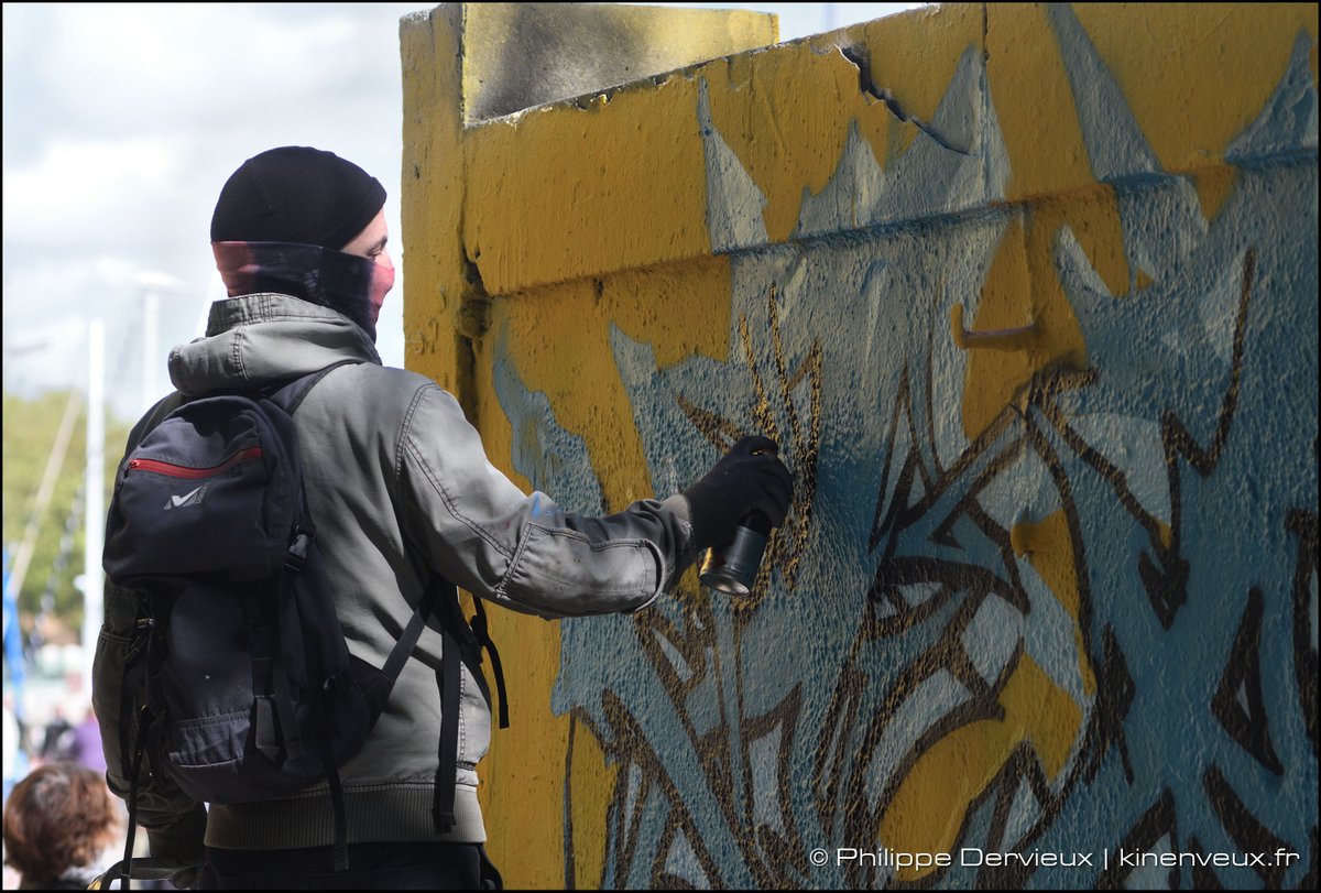 kinenveux's tweet photo. #StreetArt et #graffitiart / #urbanart  pour ce week-end avec @urbansketchers et #LordInTheWest pour parer la #BelleduGabut de couleurs chatoyantes 👍 https://t.co/RXhtZJ20H6