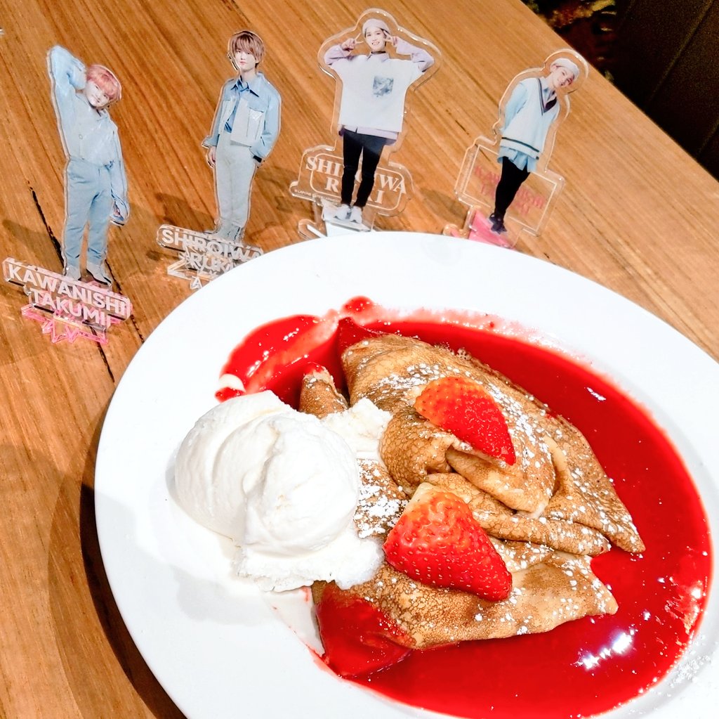 stanpinkberry's tweet photo. met with @MayoraaThirteen for exchanging stuff and bringing these precious out โฅ๏ธ
#JO1 #SydJAM https://t.co/uuLu2HqdgO