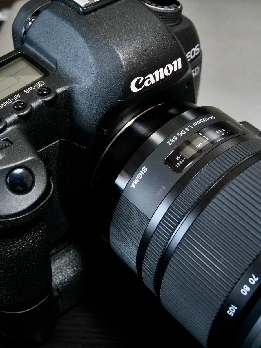 takungm's tweet photo. SIGMA 24-105mm F4 DG OS HSM | Artを使いたくなったので、久しぶりにEOS 5D MarkⅡを持ち出してみました。このレンズを35mm判で使いたいがために購入したEOS。すこし旧くなりましたが、今も大切な一台です。
久しぶりに一眼レフを使うと、ファインダーから見える景色にわくわくしますね。
#SIGMA https://t.co/vtRJiJh6gn