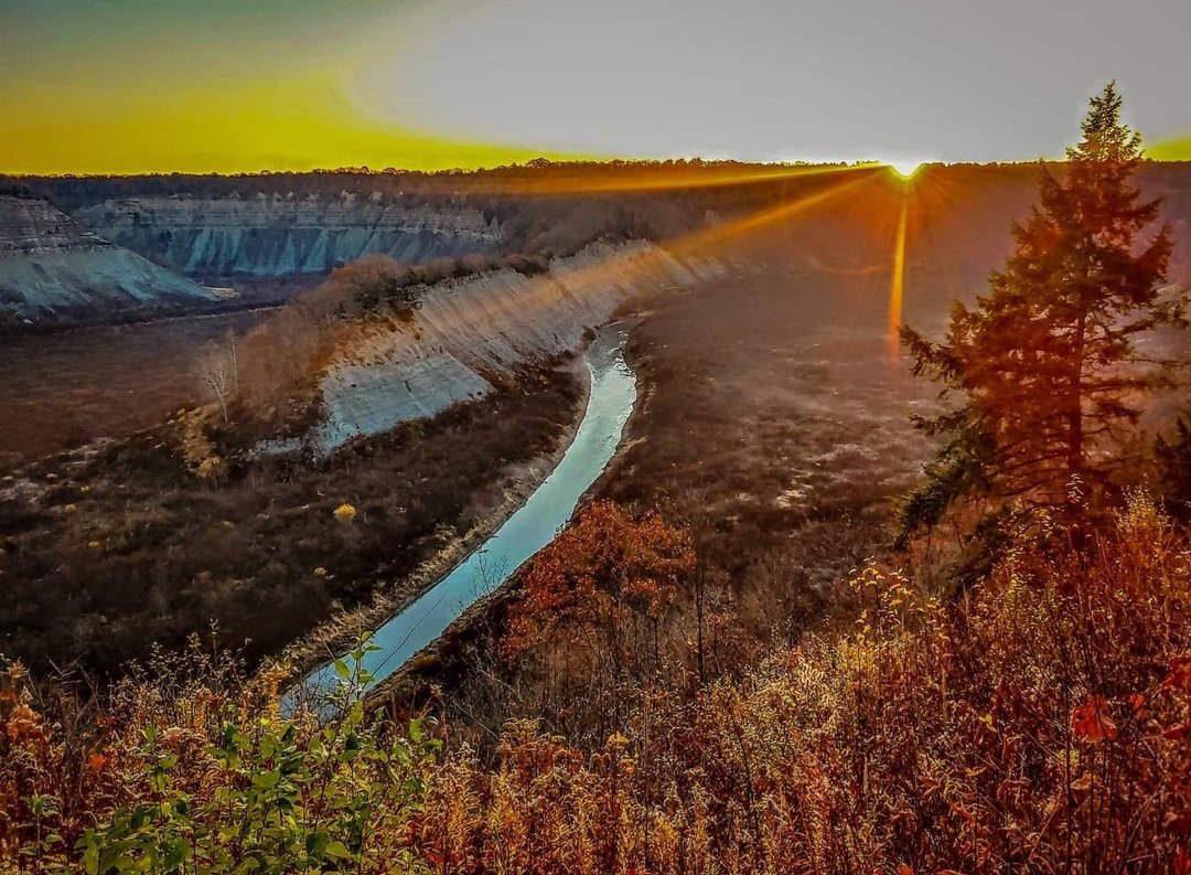 cornedupreez1's tweet image. #ThrowbackSunday with a #Sunrise🌄 in the winter, @hogsback,and the #MadonnaAndChildWaterfalls🏞 1 of my 💎 spots in 🇿🇦