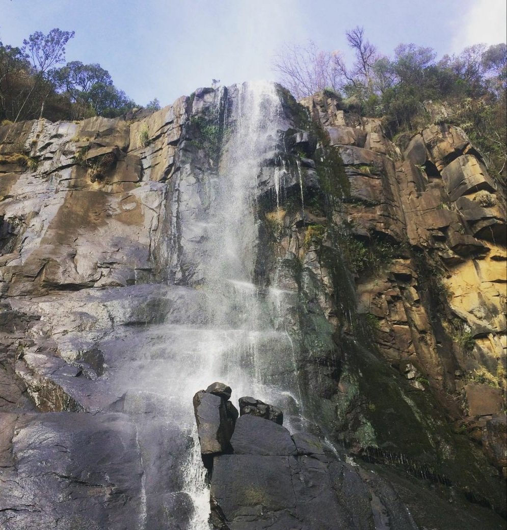 cornedupreez1's tweet image. #ThrowbackSunday with a #Sunrise🌄 in the winter, @hogsback,and the #MadonnaAndChildWaterfalls🏞 1 of my 💎 spots in 🇿🇦