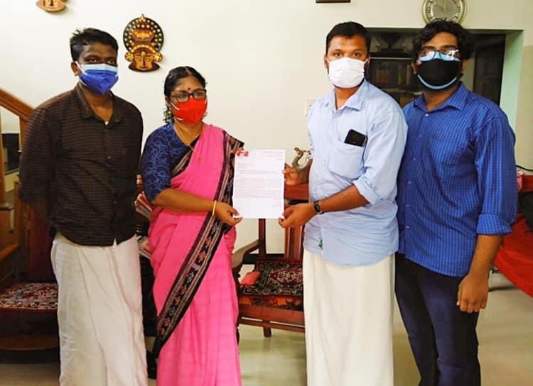 sfitechnos's tweet photo. എഞ്ചിനീയറിംഗ് സ്പോട്ട് അഡ്മിഷൻ പെനാൽറ്റി വിഷയത്തിൽ ഉന്നത വിദ്യാഭ്യാസ വകുപ്പിനോട് അടിയന്തര ഇടപെടൽ ആവശ്യപ്പെട്ട് എസ്.എഫ്.ഐ.

എസ്.എഫ്.ഐ സംസ്ഥാന ഭാരവാഹികൾ ഉന്നത വിദ്യാഭ്യാസ മന്ത്രിയെ നേരിട്ട് കണ്ട് നിവേദനം സമർപ്പിച്ചു. https://t.co/bsoLjXsEfc