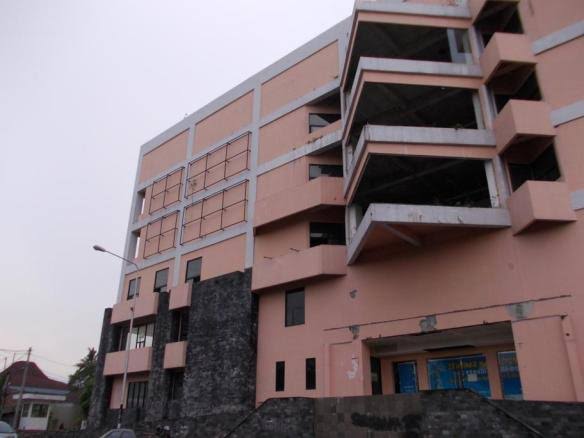 iki raono sik meh gawe kofisyop ng kene po? konsep aestetik x mistik..🤭
lokasi strategis.. mbangane repot2 babat alas gunung 😂