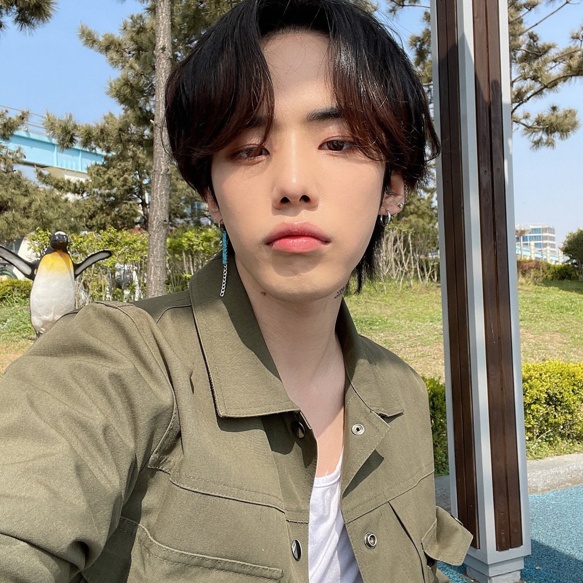 OmegaX_members's tweet photo. [#OX]

긴거 짧은거🙆🏻🙅🏻

#OMEGA_X #오메가엑스 #XEN https://t.co/nV1CmjkZBi
