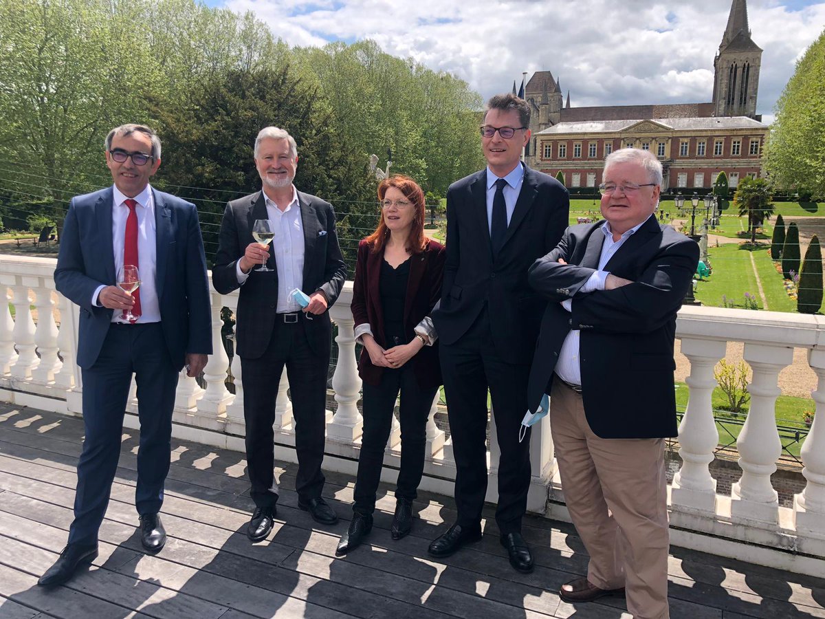 Chaleureuse rencontre et échanges de qualité hier avec les Bâtonniers de Normandie à Lisieux. Merci à Madame la Bâtonnière Emmanuelle Duval et à Madame la Présidente Marie-Pierre Ogel pour leur confraternel accueil.