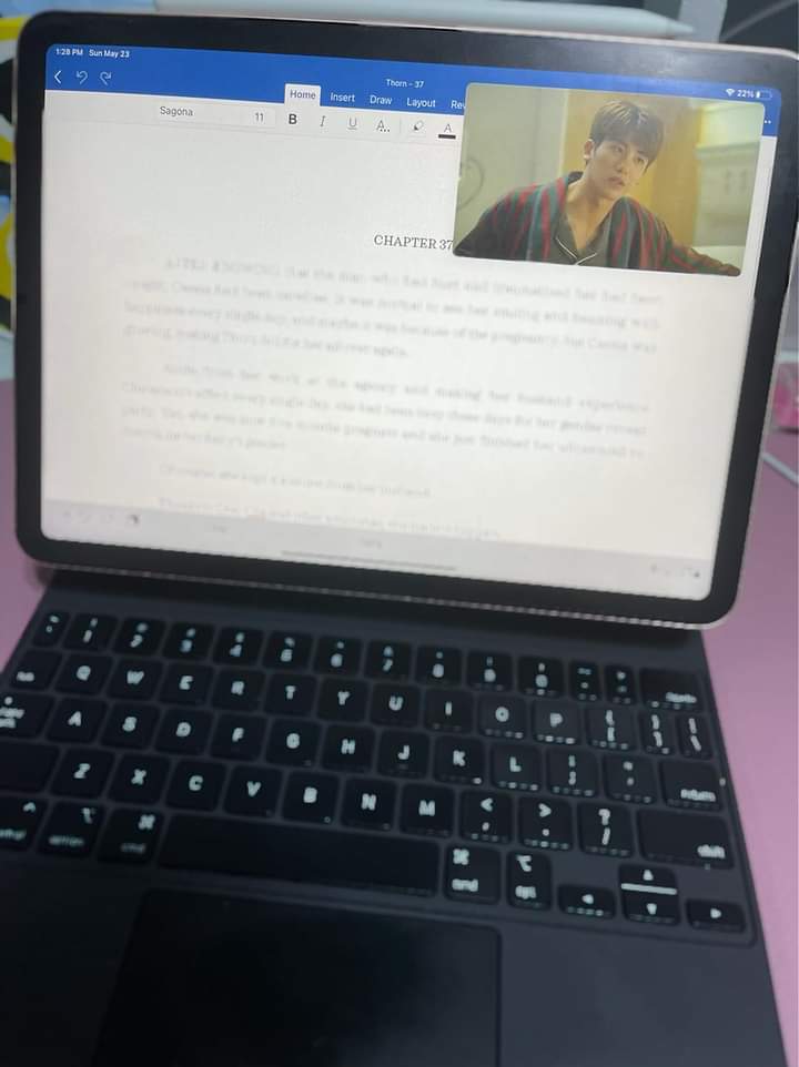 teamcecelib's tweet photo. CeceLib/C.C.
"Multitasking 😅
#PS23Chapter37
#strongwomandobongsoon "
#CeCeUpdate #CeceLib @CeCeLib_CC https://t.co/90uf6j57uu