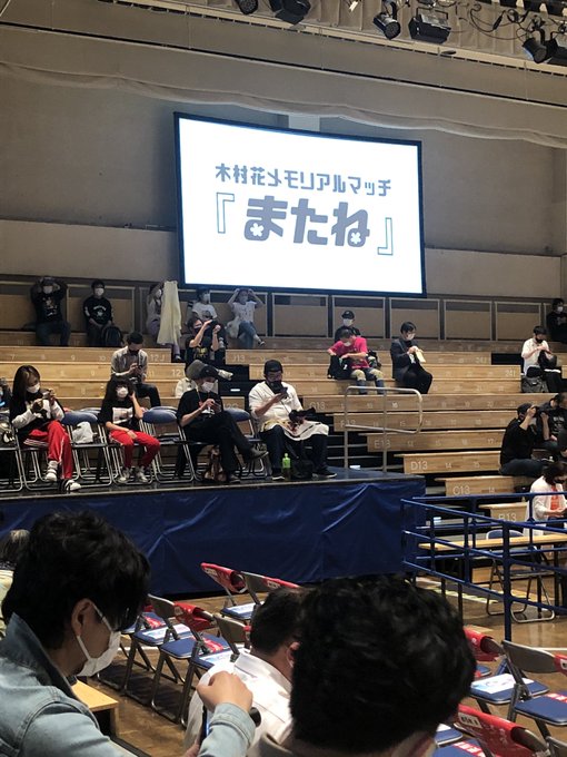 #木村花またね  娘と行ってきました。 入場のときお母様の木村響子さんが「かわいい！」と娘のほっぺをつんとしてくださいました。 会場は終始明るく盛り上がってたけど最後は涙がとまりませんでした。 膝の上の娘を見たらますます涙が止まらず今も帰宅してたくさんの人のツイートでさらに号泣してる。<a href="/tag/%E6%9C%A8%E6%9D%91%E8%8A%B1%E3%81%BE%E3%81%9F%E3%81%AD"class="tags">#木村花またね</a>