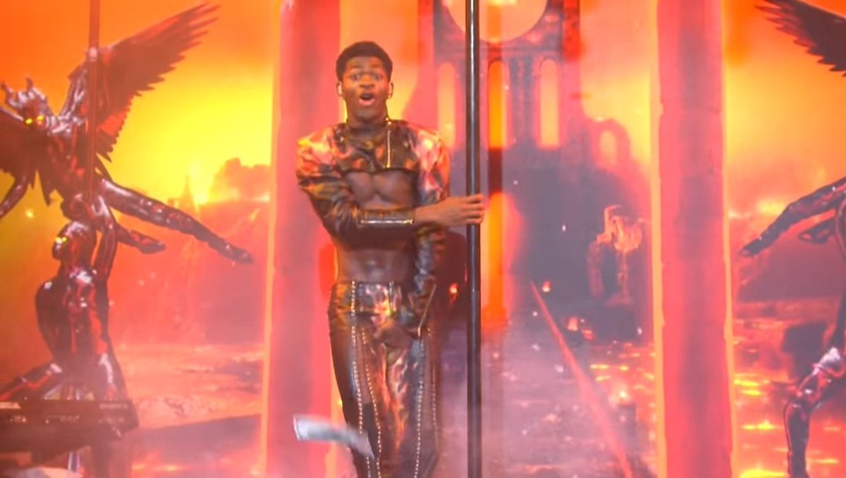 นรกที่ดีที่สุดคือนรกที่มี lil nas x ค่ะ อิดอกบดเยี่ยวเล็ด บดจนกางเกงขาด อหกุขำจนสำลักน้ำ แต่ก็จบสวยเด้อมืออาชีพมากๆ