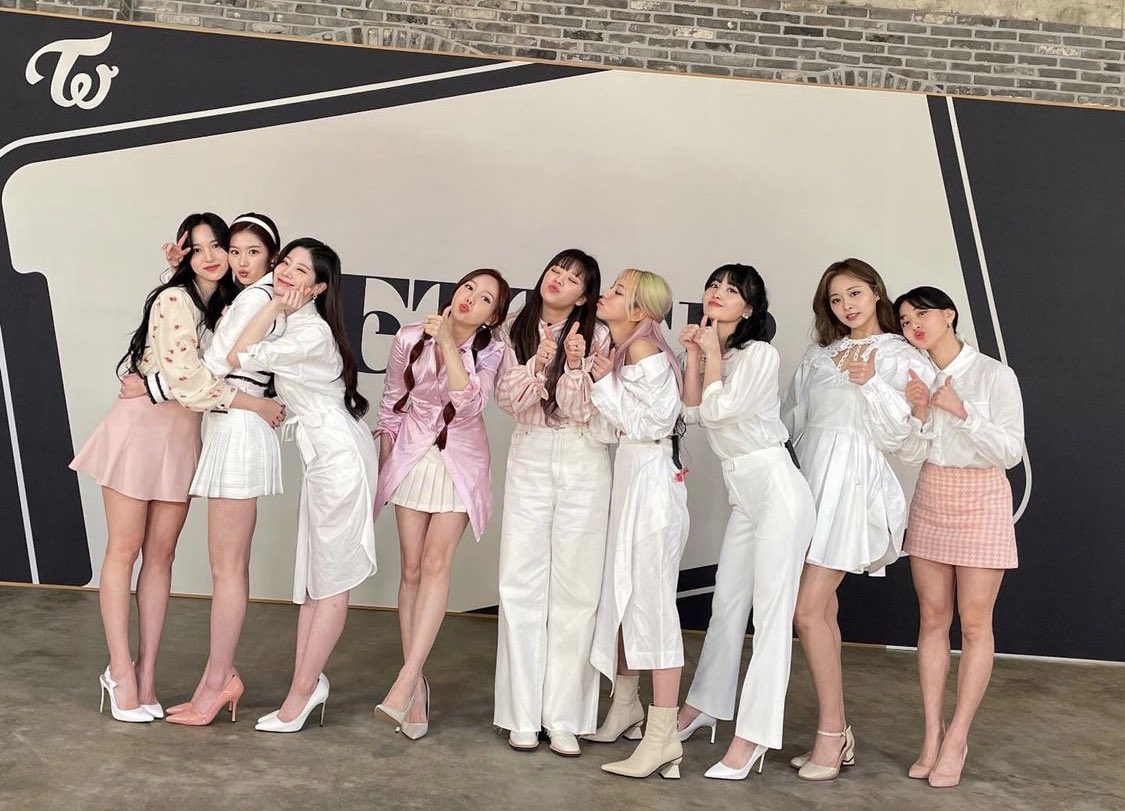 pinss17qz's tweet photo. TWICE!TWICE!TWICE!

#Whosfan_1st_Anniversary 
#후즈팬_1주년_축하해
#Whosfan_with_TWICE 
@JYPETWICE https://t.co/SRrKIjE97j
