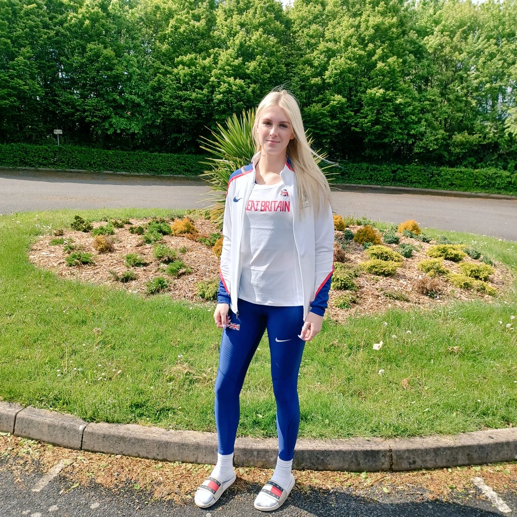 CardiffArchers's tweet image. Congratulations to @CaitlynMapps who has been selected to run for GB Juniors today at the Loughborough International

Watch her in the relay from 1pm, as well as in the guest 200 at 2pm, on the live stream via the Loughborough Sport Facebook page: 
fb.me/e/1t5Vwe0Mg
