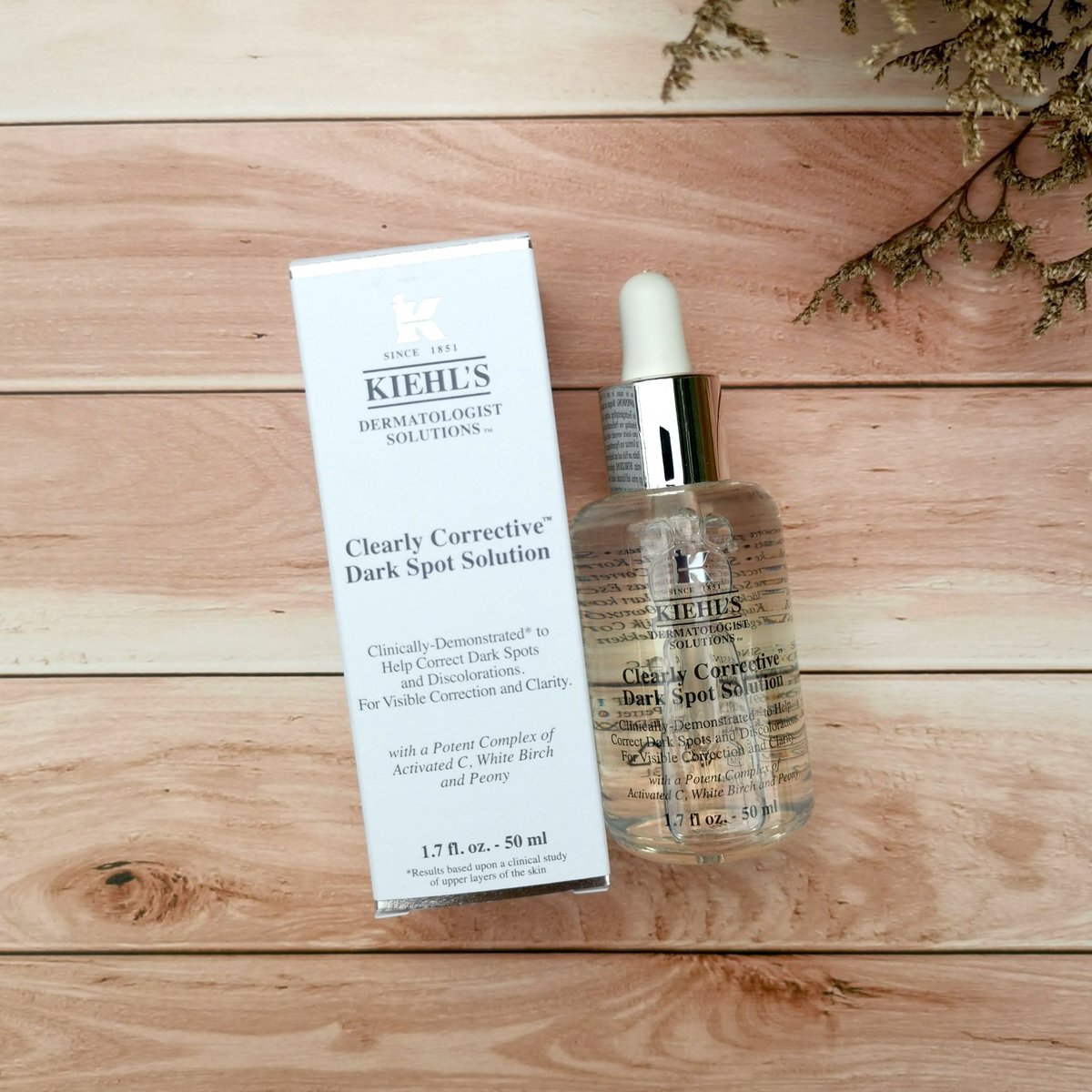 FLEEBO12's tweet photo. #พร้อมส่ง 
Kiehl's Clearly Corrective�� Dark Spot Solution 

เซรั่มลดจุดด่างดำ รอยดำรอยแดงจากสิว ใช้เเล้วหน้าใส
 
50 ml 1850 บาท 
100 ml 2790 บาท
#KiehlsThailand #skincare #ราคาส่ง #รับตัวแทน https://t.co/J884I1uT9p