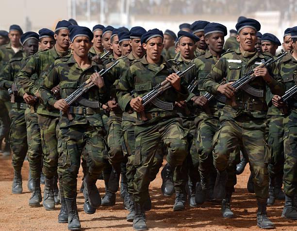 JTorres_86's tweet image. 1. Sólo el 21% de los españoles está dispuesto a tomar las armas para defender a su país en caso de guerra frente al 94% de los marroquíes. Con esto ya estaría casi todo dicho de la política de defensa que España ha seguido desde su ingreso en la OTAN en 1982.