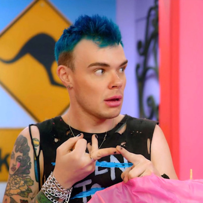 tuckmedead's tweet photo. 👀  - 🤭  - ☂️
If we were to describe the episode in just Art Simone reactions 🥴
—
#ArtSimone #rupaulsdragrace #dragrace #dragraceuk #dragracememes @rupaulsdragrace #dragracedownunder #drdu #rpdrdu #dragqueens #podcasts #podcastsofinstagram #podcastshow @rtist_ https://t.co/gDz4csBJFu