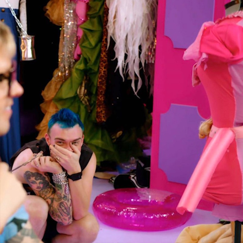 tuckmedead's tweet photo. 👀  - 🤭  - ☂️
If we were to describe the episode in just Art Simone reactions 🥴
—
#ArtSimone #rupaulsdragrace #dragrace #dragraceuk #dragracememes @rupaulsdragrace #dragracedownunder #drdu #rpdrdu #dragqueens #podcasts #podcastsofinstagram #podcastshow @rtist_ https://t.co/gDz4csBJFu