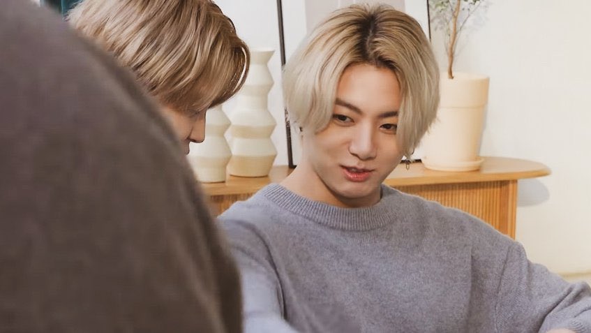 VIC_N_twt's tweet photo. 🐥: ว่าไงนะ
🐰: ลูกชาย
🐥: มั่นใจ?
🐰: มาก
🐥: งั้นดู
🐰: 👀 นั่นไง!! เจี๊ยม!! ผมบอกแล้ว ยังไงเราก็ได้ลูกช๊ายยย
🐥: ☺️ แหมมม....ก็อย่าเลี้ยงลูกให้เหมือนเธอนักล่ะ แค่เธอคนเดียวเค้าก็ปวดหัวตายแล้ว
🐰: โถๆ หม่ามี๊~ หอมทีได้เป่าาาา...ผมอยากให้ลูกเหมือนพี่นะ น่าร้ากกก https://t.co/cF2b7wmEXM