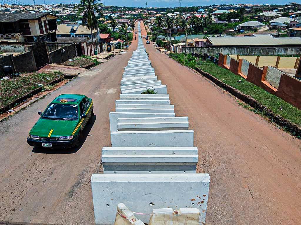 AffairsOgun's tweet photo. Drainage works have begun at base of drain on Somorin-Kemta Road in Abeokuta.
When completed, the road will serve as a major bypass for those travelling to Ibadan from Idi-Aba and its environs.
#DapoIsWorking
#dapoabiodunatwork
#Iseya
#OgunTwitterCommunity https://t.co/Eeyg4foVnO