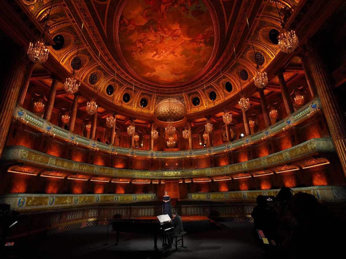 OperaRoyal's tweet photo. MET STARS LIVE IN CONCERT 🎥 | Retransmis en live par le @MetOpera de New-York depuis l’Opéra Royal du @CVersailles, le concert #ThreeDivas est disponible jusqu’au 4 juin ici ➡️ https://t.co/4EZ7Sj3Bi5
📷 Jürgen Hausmann / Met Opera https://t.co/tZ4hK7lKRm