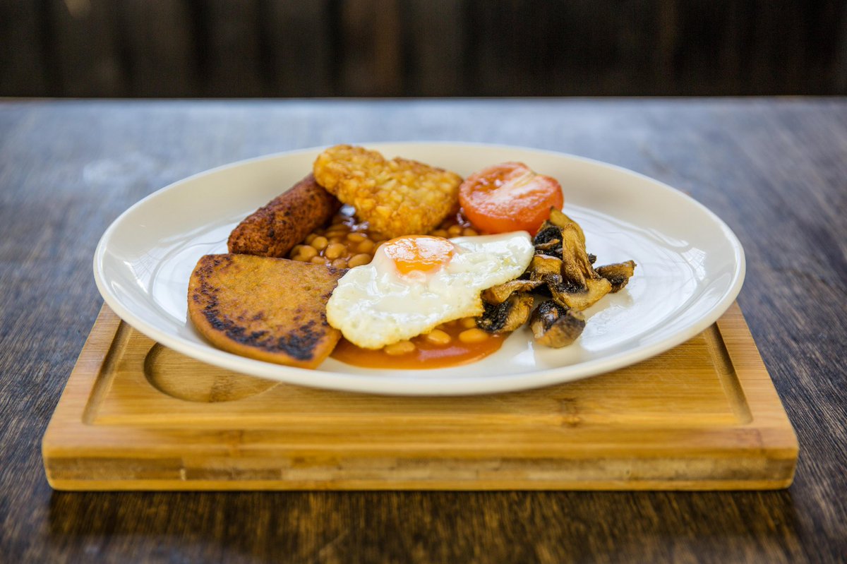 DroversScotland's tweet photo. What a great start to the day! 🥓🍳
Non residents can also enjoy breakfast:
07.30 till 09.30 weekdays
08.00 till 10.00 weekends #breakfast #droversinn #bigbreakfast #hangovercure #whw #lochlomond https://t.co/TzH1IvEu9c