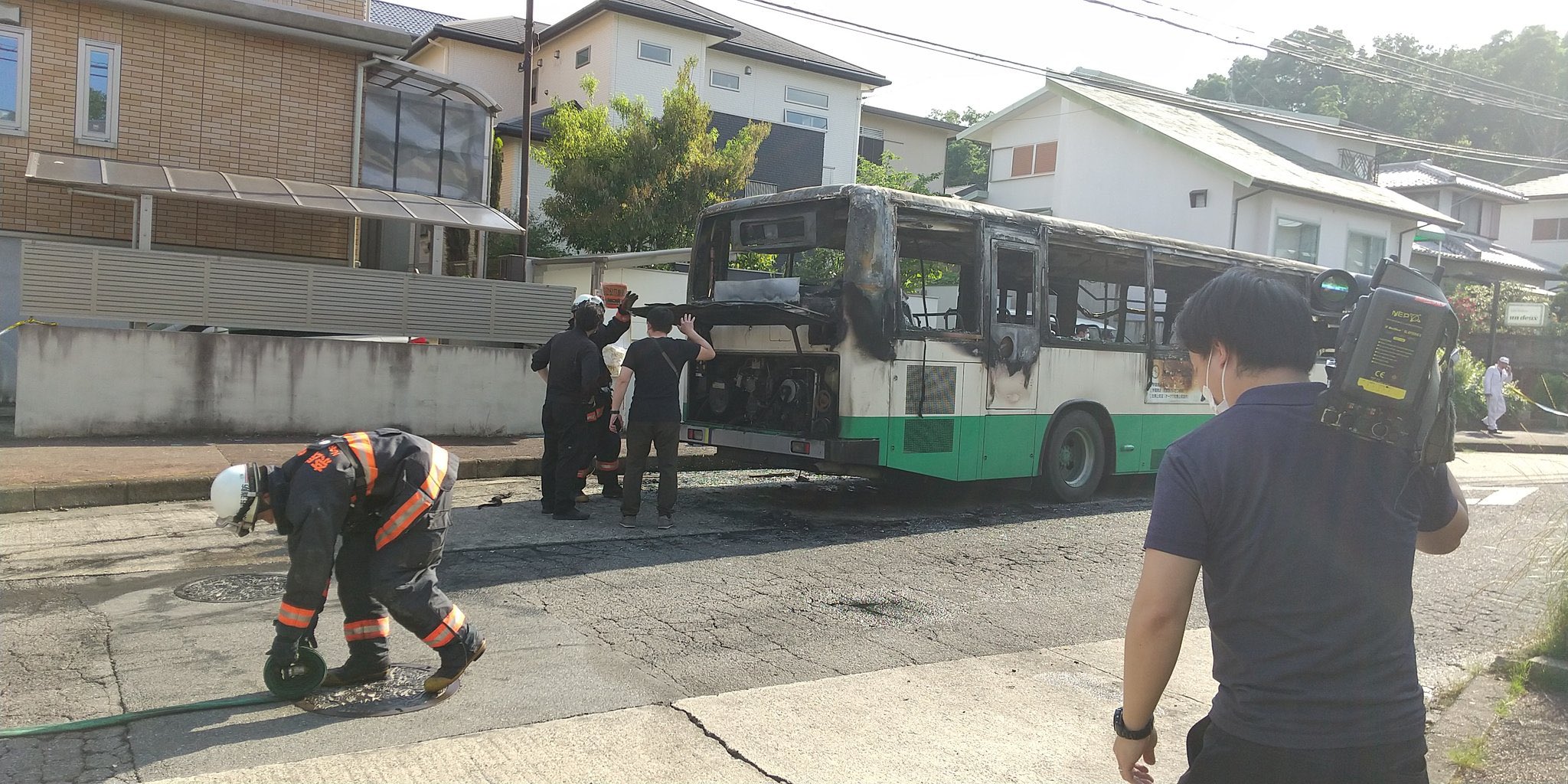 マッチ On Twitter 帝塚山大学付近で奈良バス火災事故 Https T Co Qffpbyylke Twitter