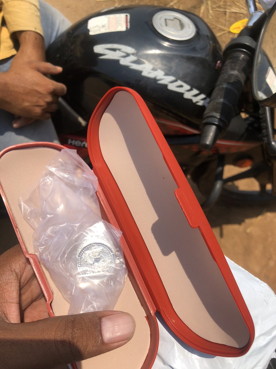 BKumar0077's tweet photo. @AmazonHelp I had ordered a coronial kit that was supposed to delvered by 20th instead of that i received an empty spects box, which kind of seller u hv? I had complained also still no action tkn. Pfa oder details n help. https://t.co/BWLt66V75T