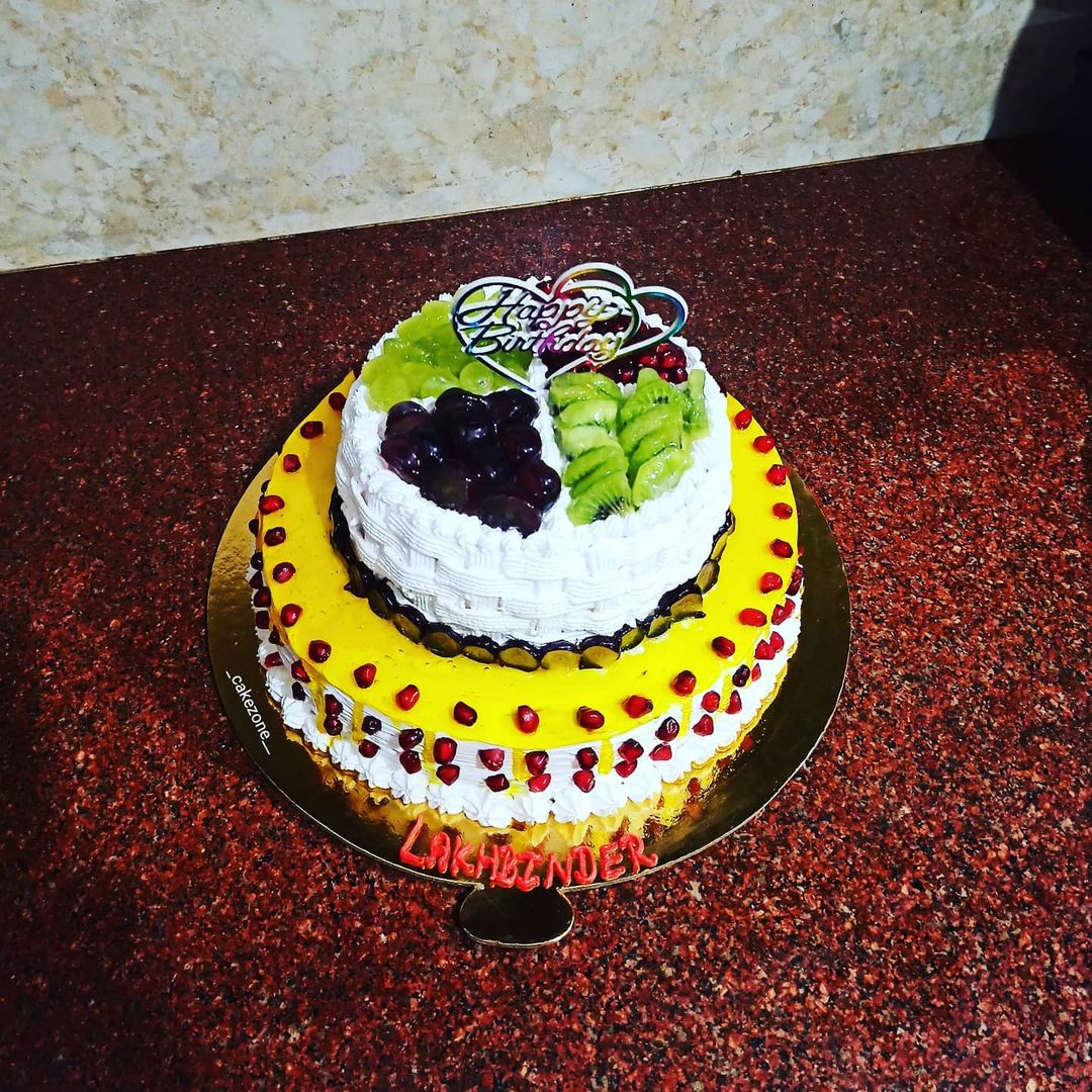 cakezone__'s tweet photo. ๐ฏ%Eggless๐
Fresh Fruits Birthday Cake๐๐๐๐โค๏ธโค๏ธ๐ฅ
Two Tier Cakeโค๏ธ
.
.
.
#twotiercake #yummy #BirthdayCake #foodie #foodart #cakeart #fruitscake #freshcake https://t.co/yipa5bBWRr