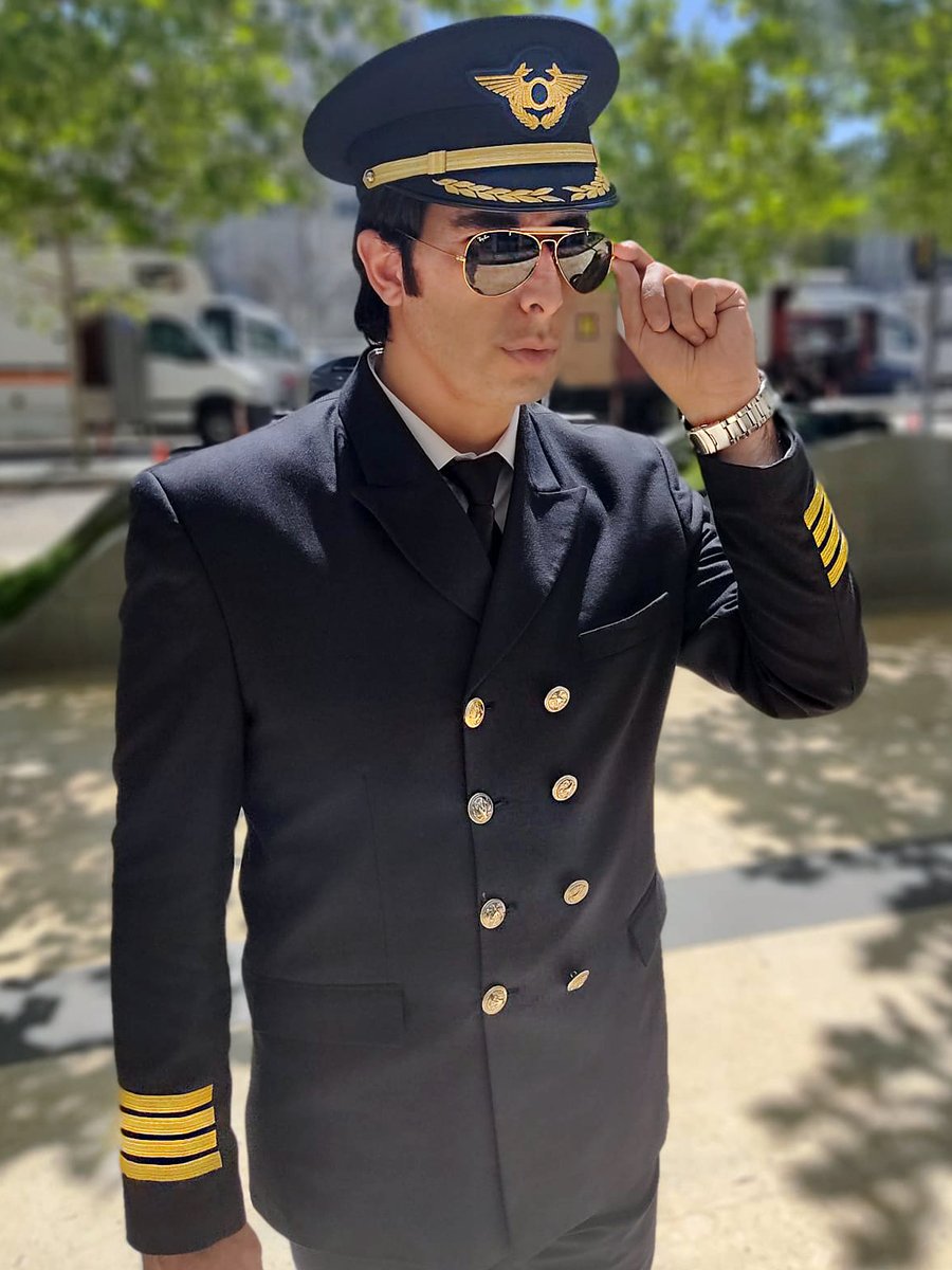 ozgurdemiiir's tweet photo. Teşkilat Dizisi Seti
Kaptan Pilot Özgür Demir
Dizi Seti Hatırası.😎
.
.
.
#teşkilat #teşkilatdizi #teskilat #teşkilatdizi #denizbaysal #pilot #kaptanpilot #kaptan #türkhavayolları #teşkilatistihbarat #ajan #gizliservis #trt #thy #diziizle #trt #trt1dizi @teskilattrt https://t.co/nHHqug0Ap9