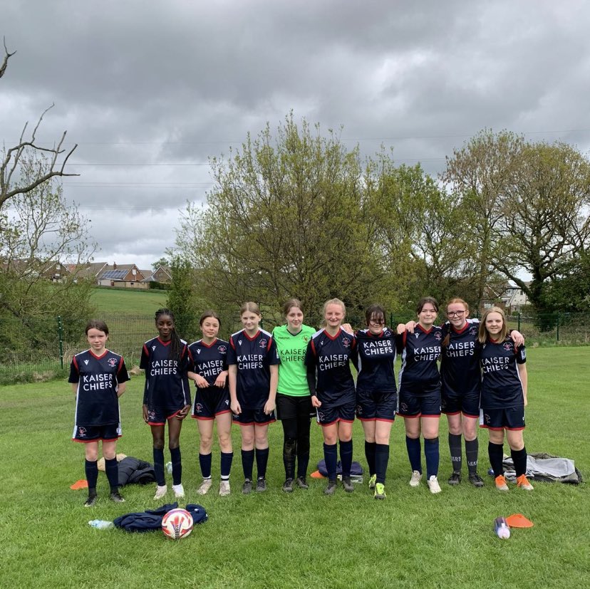 AfcGarforth's tweet image. U14 Blues Match Report . Huge congratulations to GRFC u14 Girls (Blues) who landed a place in the Shield semi final with an emphatic 15-4 victory over Skelmanthorpe United. An amazing achievement considering we only had 10 players available.
Super proud of the girls 💙❤️💙⚽️⚽️