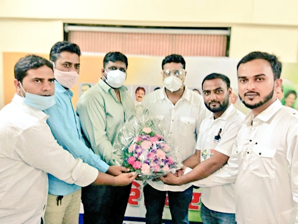 GaneshYadavINC's tweet photo. Attended the Blood Donation Camp organised by Ex Vikhroli Youth Congress President Imran Khan and Vikhroli AYC VP Maqsud today and also present with me were MRCC Secretaries Sunil Bacchav ji and Asha Anchan ji, Mumbai Youth Congress VP @PChaudharu and NE DYC VP @Yadav07Sunil. https://t.co/OeKh0cT7uf