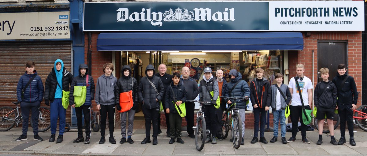 Great to get a Pitchforth News team photo early this morning including our paperboys!🙂 #pitchforthnews #paperboys #newsagents #crosby #Liverpool