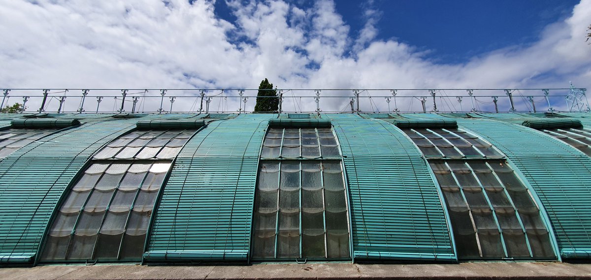 Archi_BoulBi's tweet photo. Le Jardin des Serres d'Auteuil- valeur sûre pour architecture, nature et connaissance. 
#SerresdAuteuil #JardinBotanique #weekend #weekendvibes #architecture #sundayvibes #France #Paris #GrandParis #BoulogneBillancourt #RolandGarros https://t.co/1C9Z4r8kBy