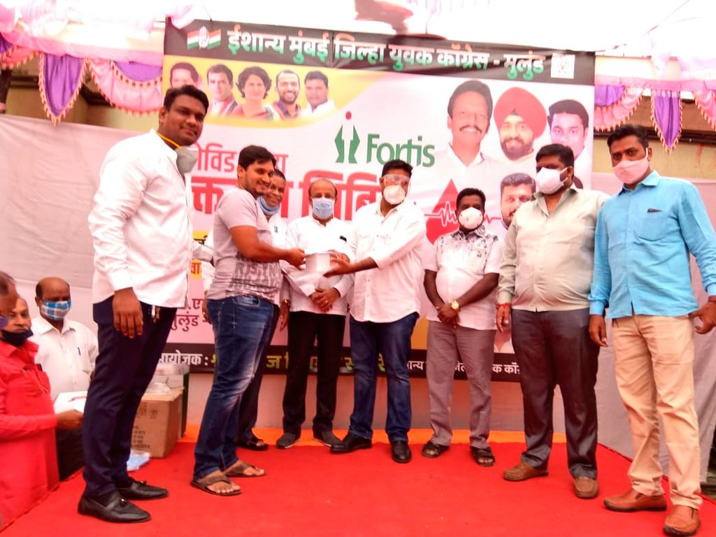 GaneshYadavINC's tweet photo. Attended the Blood Donation Camp organised by North East Youth Congress VP @ManojSansare143 today in Mulund and also present with me were MRCC GS @gangwaanii ji, Mumbai Youth Congress VP @PChaudharu and North East District YC VP @Yadav07Sunil. https://t.co/NoZSgdpHRT