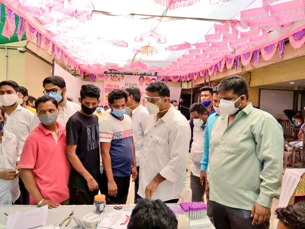 GaneshYadavINC's tweet photo. Attended the Blood Donation Camp organised by North East Youth Congress VP @ManojSansare143 today in Mulund and also present with me were MRCC GS @gangwaanii ji, Mumbai Youth Congress VP @PChaudharu and North East District YC VP @Yadav07Sunil. https://t.co/NoZSgdpHRT