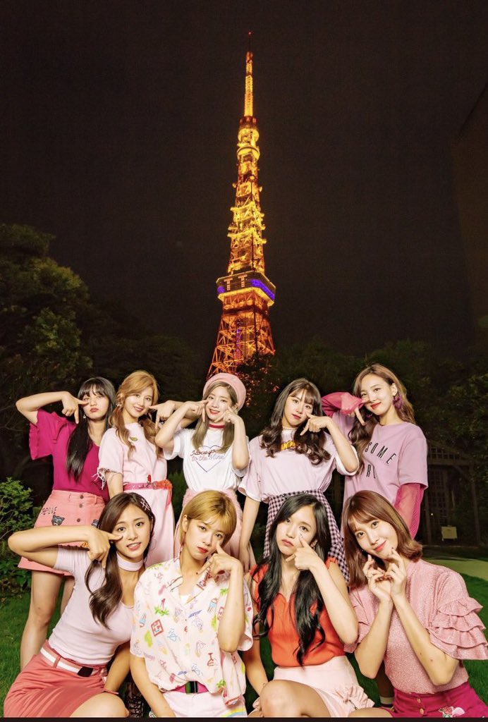 Edewwx's tweet photo. I nominate TWICE
#Whosfan_1st_Anniversary
#후즈팬_1주년_축하해
#Whosfan_with_TWICE
@JYPETWICE
とゅーわーいす https://t.co/4BcHZSlITR