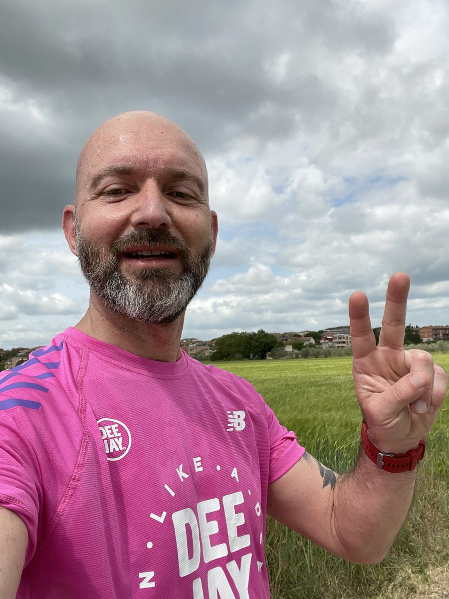 marcod69's tweet photo. La mia prima #deejayten in 54’50”
Se ce l’ho fatta io ce la possono fare tutti 💪🏻🏃🏻‍♂️
Niente preparazione schemi ripetute e ieri ho fatto il #carboload pizza patatine e amarone 🍕🍷😅 
Determinante la motivazione 🧠 e i consigli di #AldoRock #Linus @CasiraghiElena 
@radiodeejay https://t.co/cDQxuLsq23