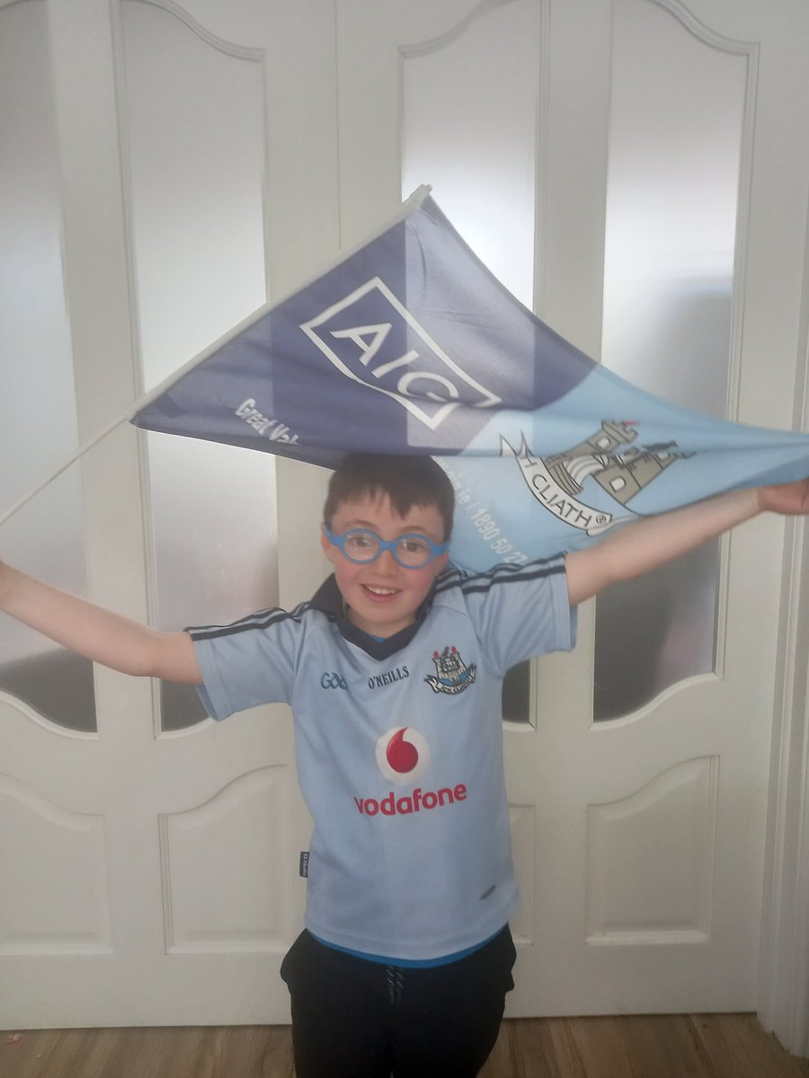 roisinandjohn's tweet photo. @DubGAAOfficial @Elverys Baile Átha Cliath abú https://t.co/pDuiiWPm2f