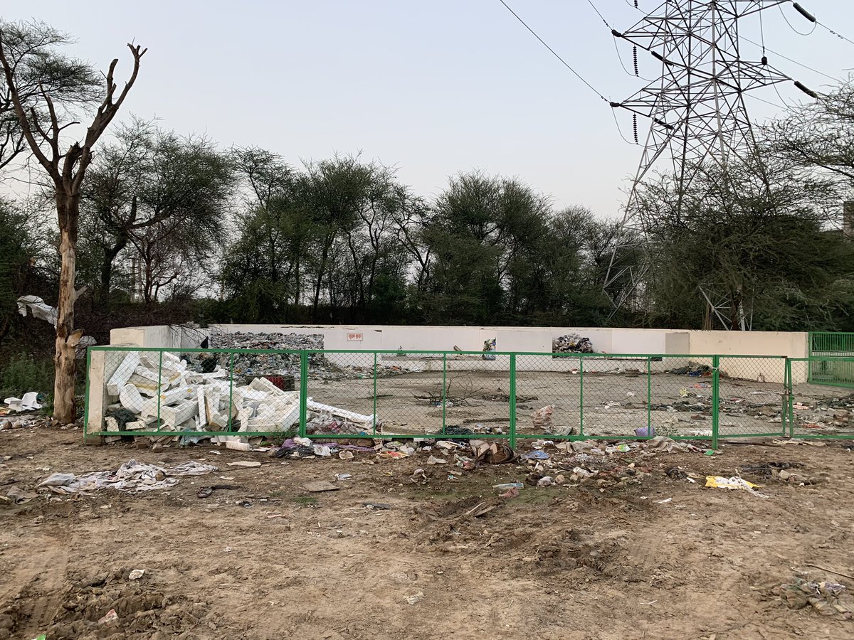 salaria's tweet image. @MCManesar please look into this garbage dumping behind sector-1 causing lots of smell and mosquitoes in nearby areas. Thanks in advance.