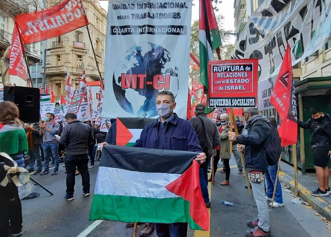 GiordanoGringo's tweet photo. .@clarincom miente!  Me culpa de "antisemita". Falso. Somos antisionistas, condenamos los bombardeos genocidas de Israel y estamos por Palestina Libre. Con orgullo. Para sacarme un domingo, se ve que les duele. Seria bueno que me den el derecho democrático para desmentirlo. https://t.co/04Ztngo8zH