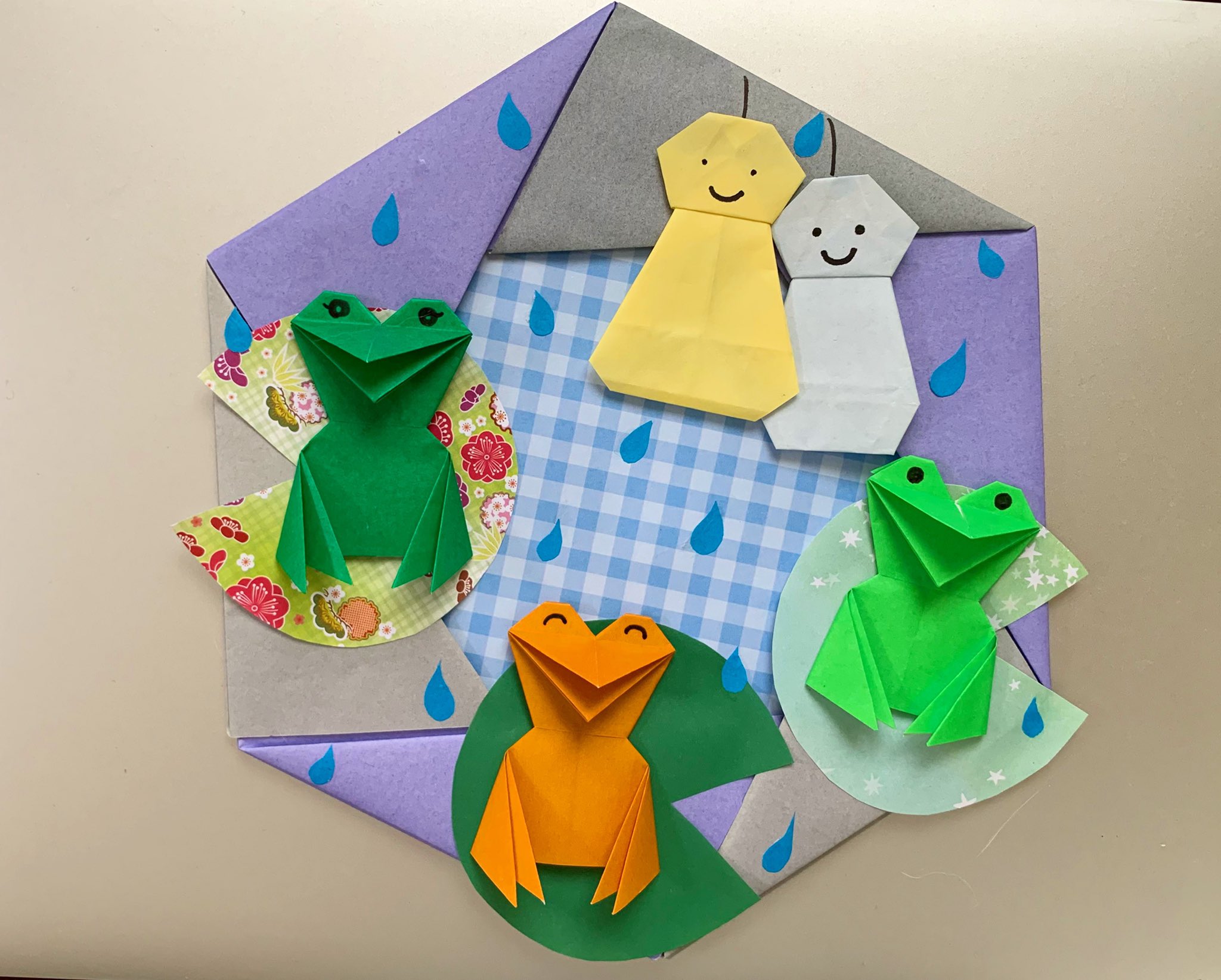 わたこ 梅雨の季節のリース このような作品は あまり作らないのですが 蛙さんが可愛くて 何匹も作ってしまいました 艸 カミキィさんの本を参考に 楽しませてもらいました 今年の梅雨は長くなるのでしょうか 折り紙 季節 のリース